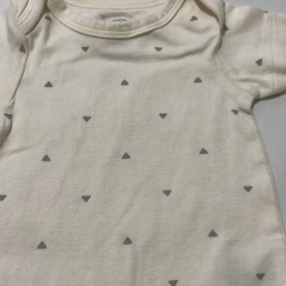 Set Of‎ 2 Jumpers Cat And Jack / Wonder Nation Size Baby 3-6 Months Bodysuits